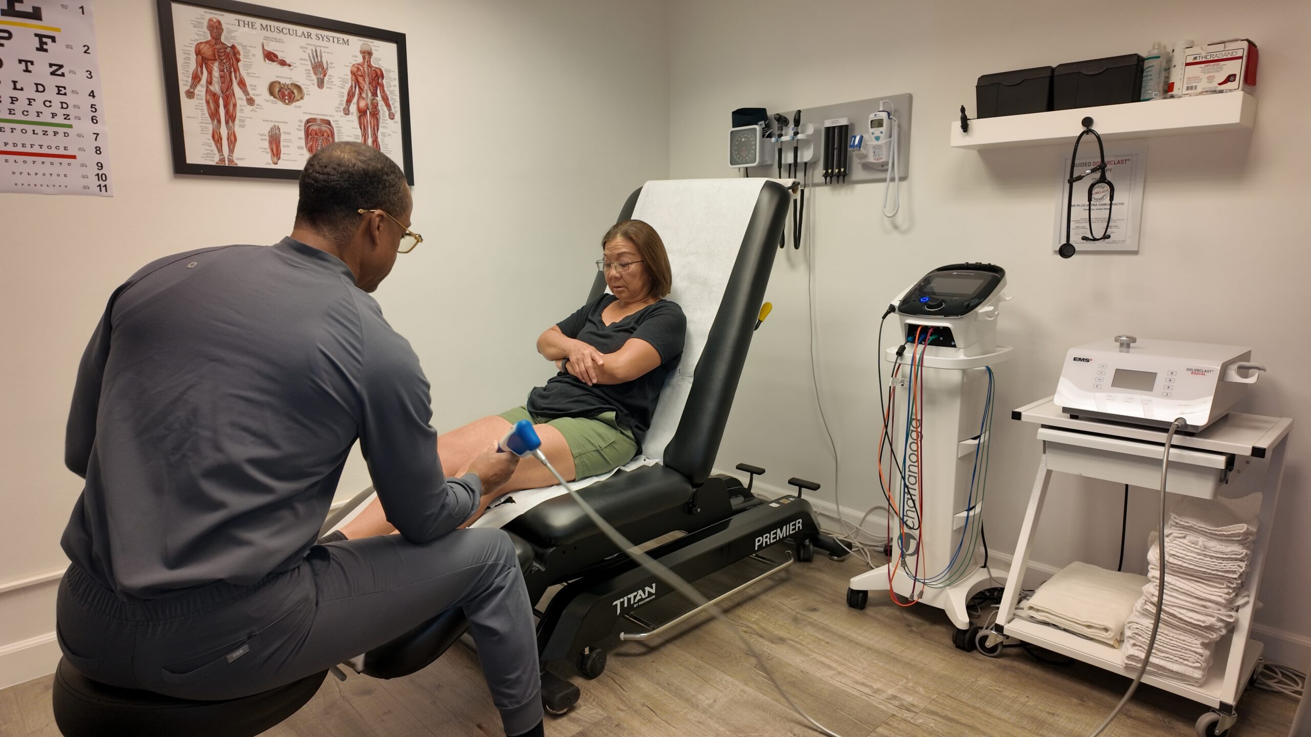 Dr. Lamar Baddley providing radial shockwave therapy in Pasadena